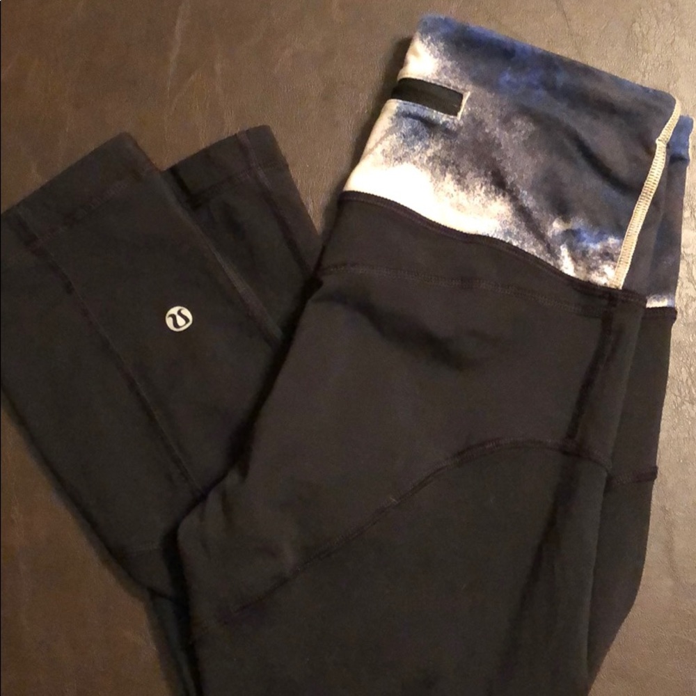 Lululemon black crop leggings